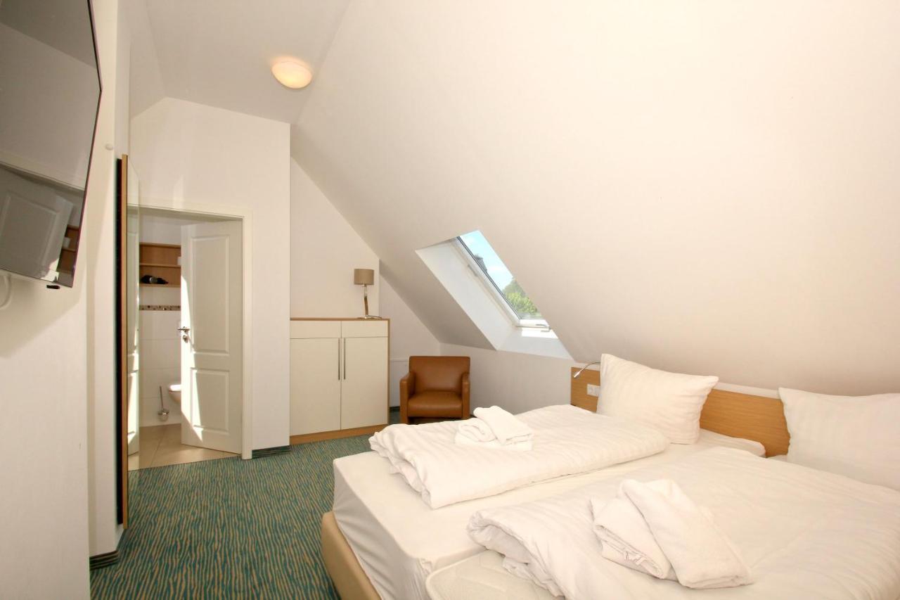 Strandnahe Fewo Rex Rugia: Balkon & Ahoi Erlebnisbad Lobbe Exterior photo